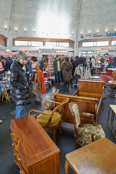 Zur alten Markthalle auf das Bild klicken